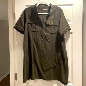 Faherty Brand dress. Size small. Dark green.